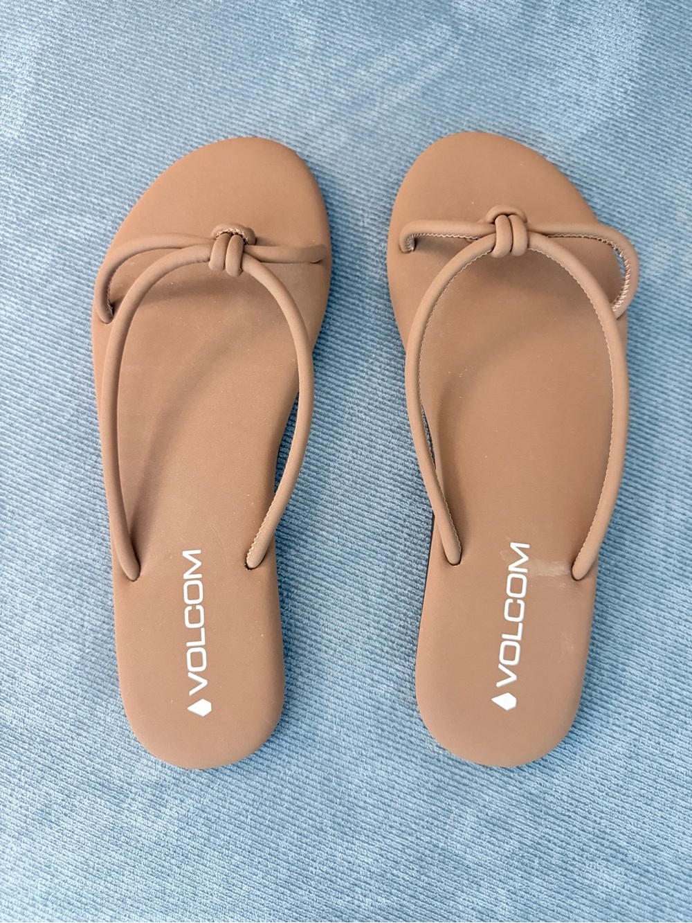 Volcom Women's Tan Knot Strap Flip Flop Sandals